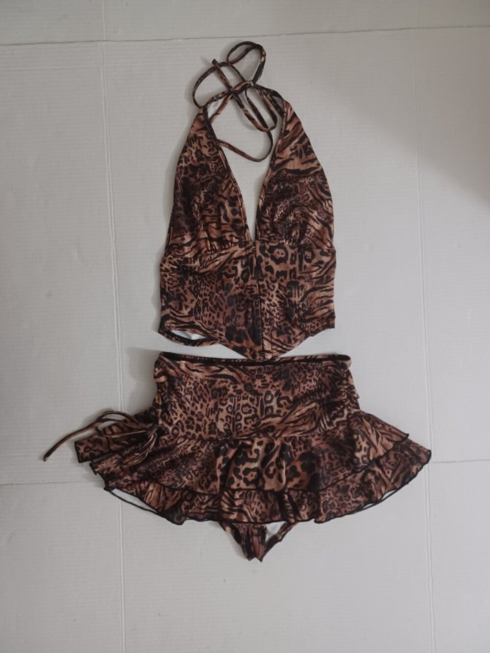 LEOPARD PRINT HALTER TOP & SKORT SKIRT TWO PIECE MATCHING SET SIZE XS